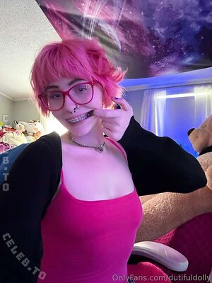 DutifulDolly leaked photo #35