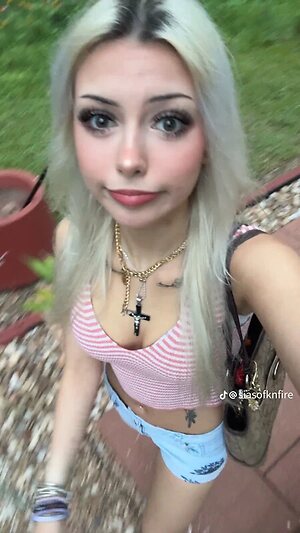 ealiesia leaked photo #8