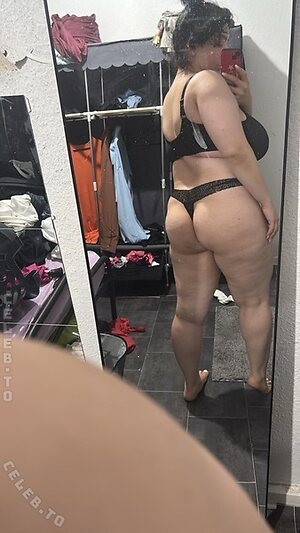 Ebru Uslu leaked photo #8