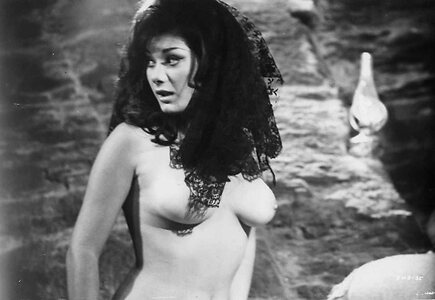 Edwige Fenech Nude Leaked Photo #17