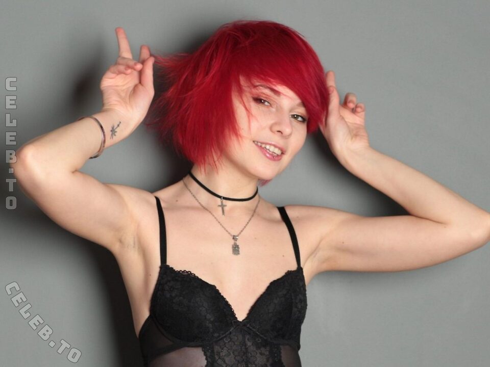 Eemmafox (Eemmafox / Emma / emma_cros / vellowl / ravencos) Nude Leaked Photo #1