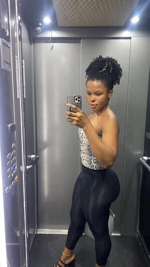 Efia Marie leaked photo #4