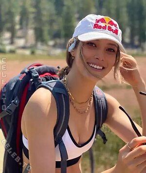 Eileen Gu Nude Leaked Photo #22