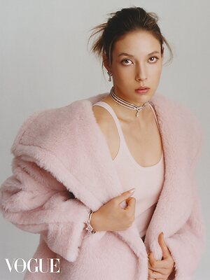 Eileen Gu leaked photo #74