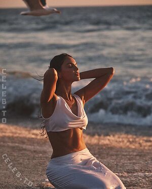 Eiza González Nude Leaked Photo #20