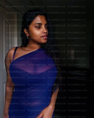 Elakkiya leaked photo #3