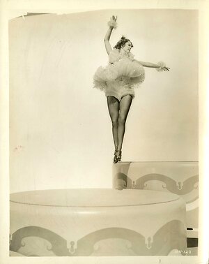 Eleanor Powell leaked photo #25