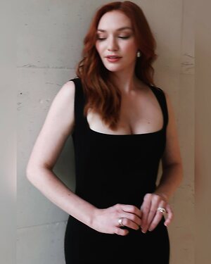 Eleanor Tomlinson leaked photo #4