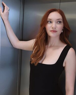 Eleanor Tomlinson leaked photo #7
