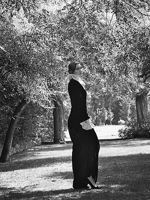 Eleanor Tomlinson leaked photo #15