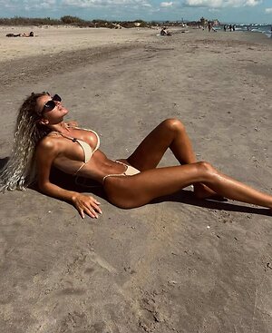 Elena Arreghini leaked photo #9