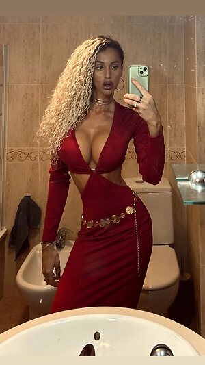 Elena Arreghini leaked photo #29