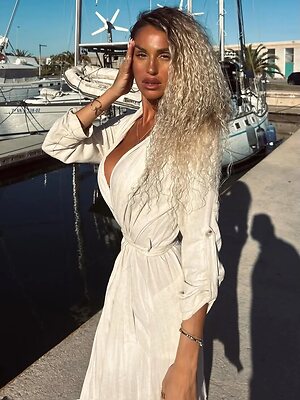 Elena Arreghini leaked photo #44