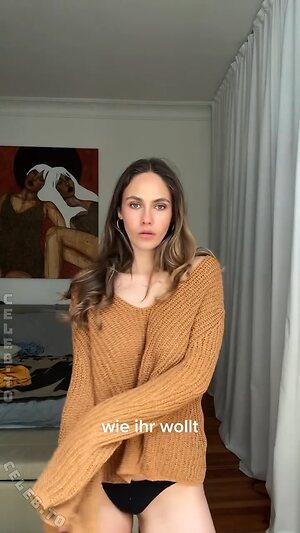 Elena Carrière photo