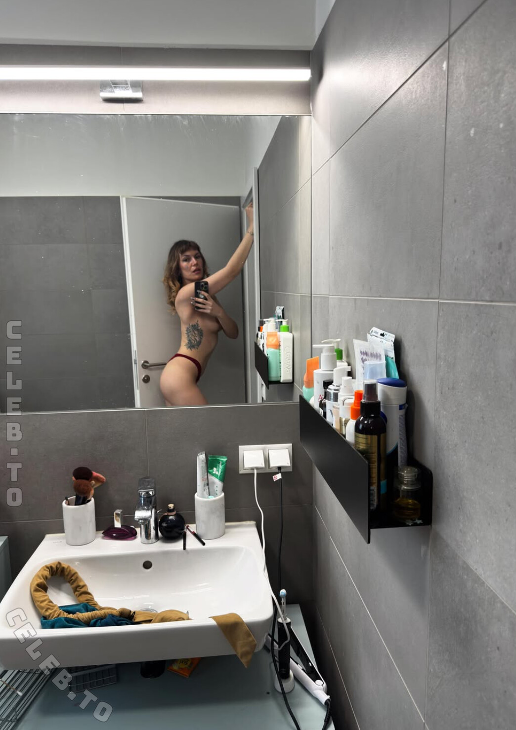 Elena Wolff photo