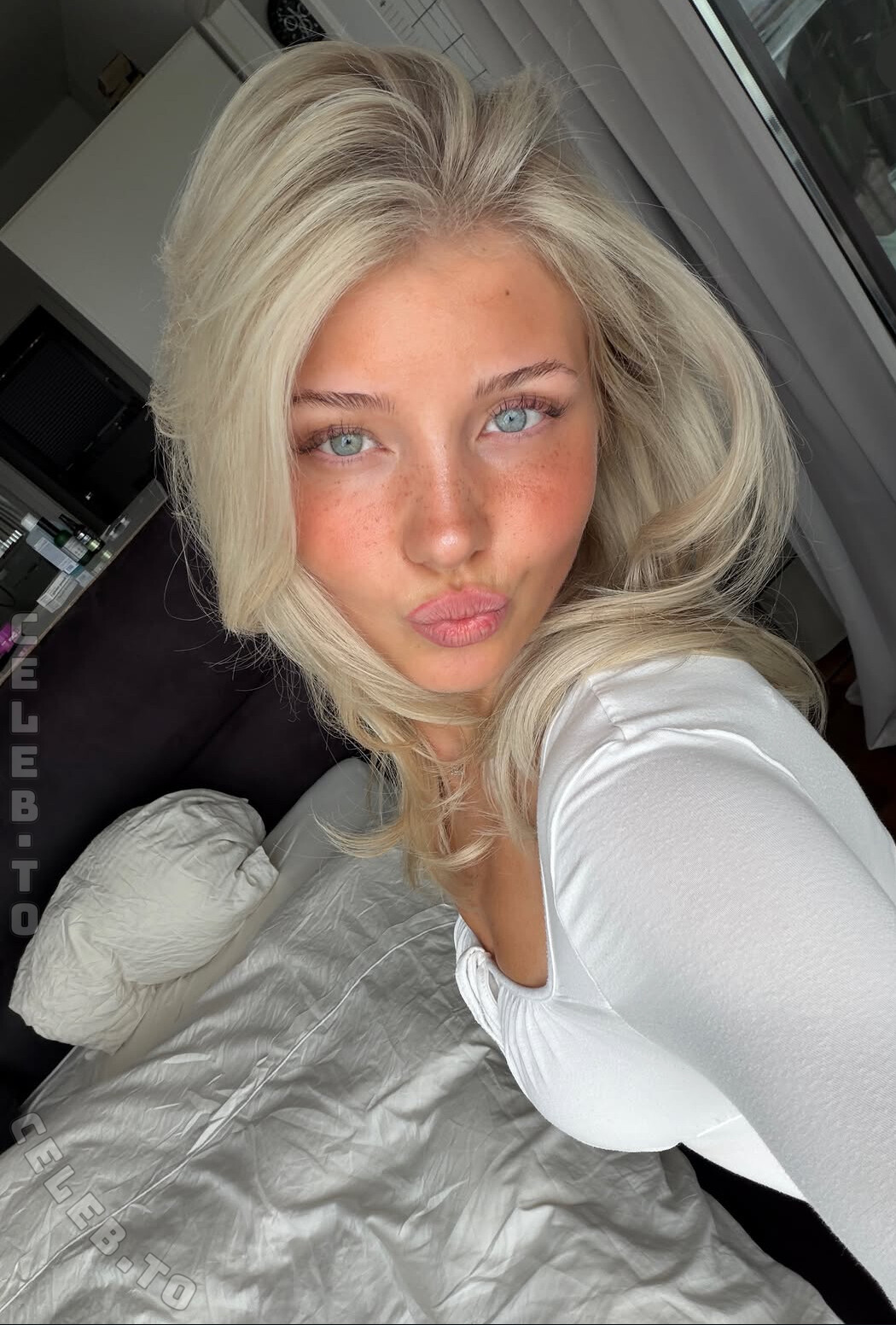 Elena Zoe photo