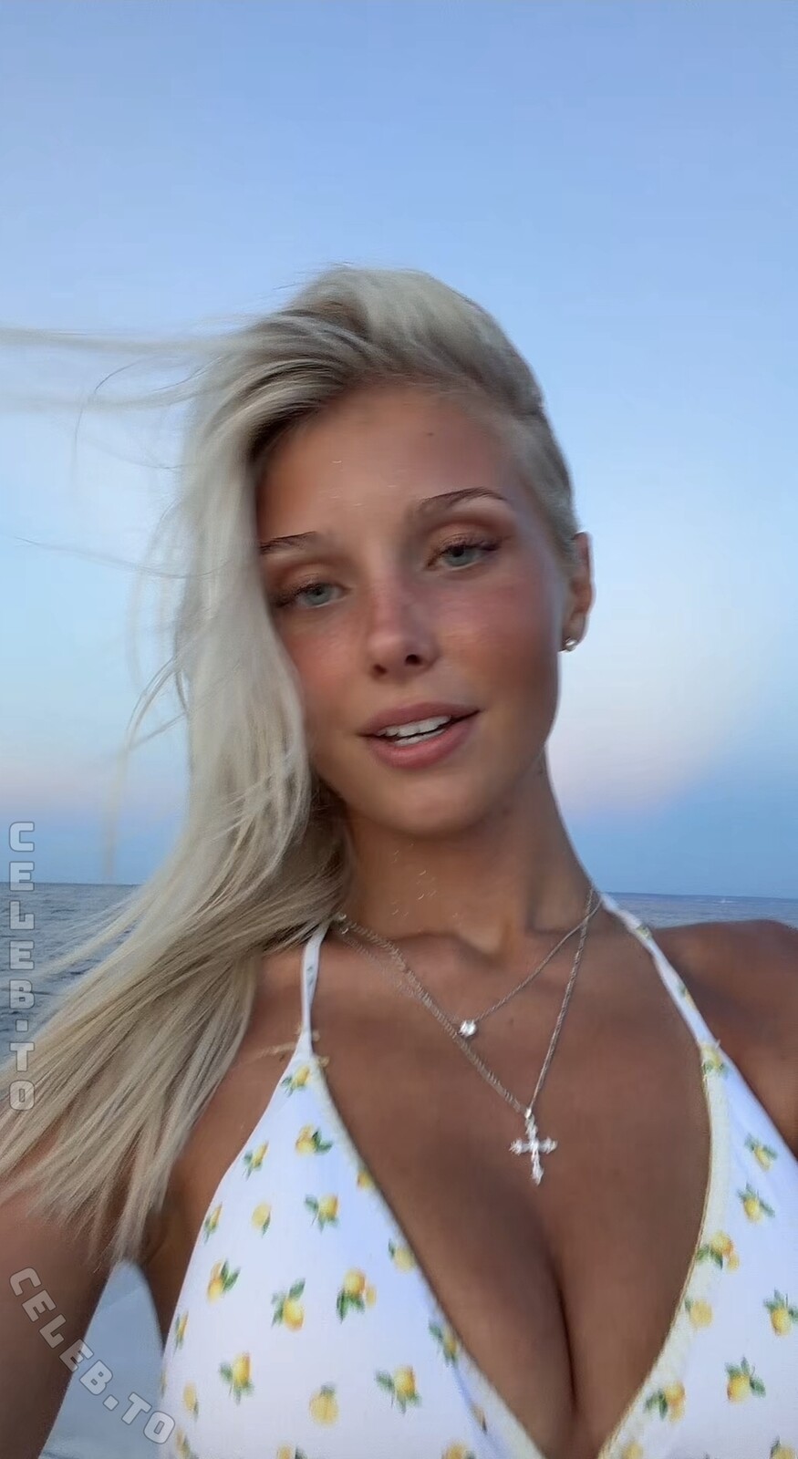 Elena Zoe photo