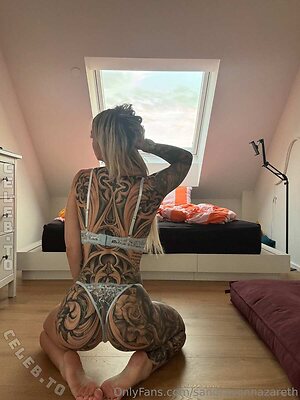Elena_tight