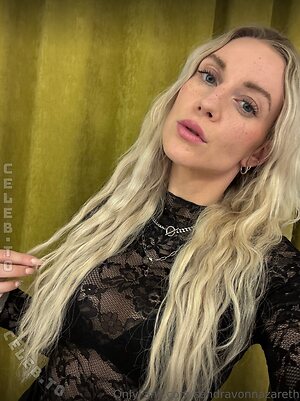 Elena_tight