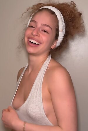 Eliana Kalogeras leaked photo #18