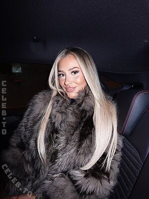 Elianabajrami Nude Leaked Photo #13