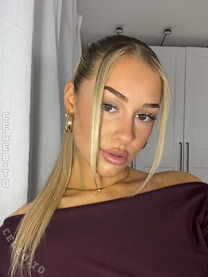 Elianabajrami Nude Leaked Photo #20