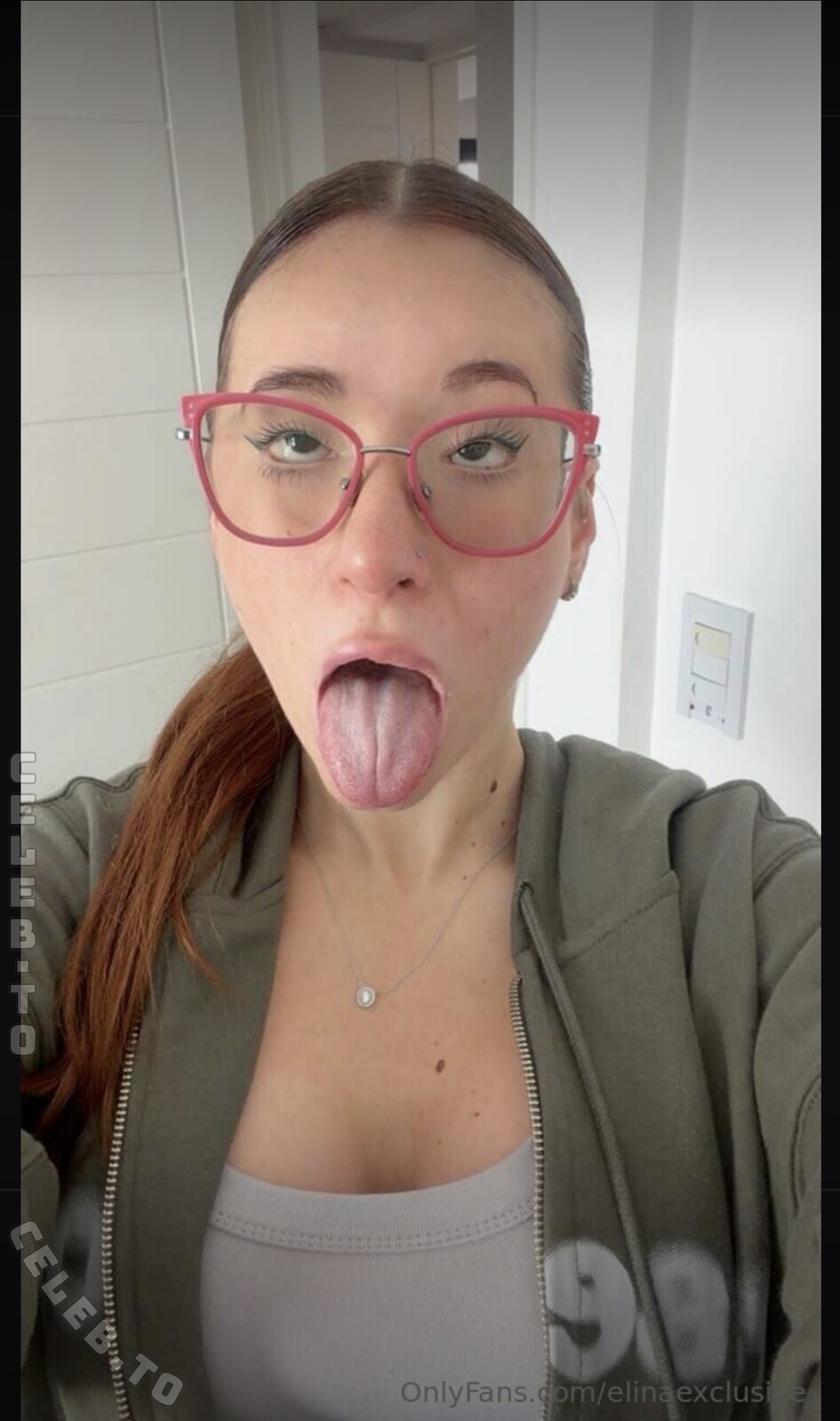 Elinaexclusive photo