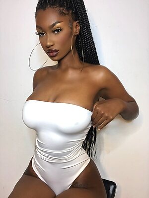 Elinda San leaked photo #8