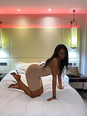 Elinda San leaked photo #25