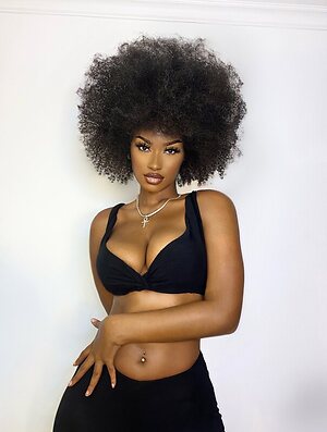 Elinda San leaked photo #62