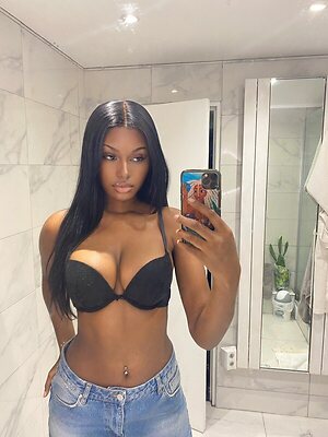 Elinda San leaked photo #69
