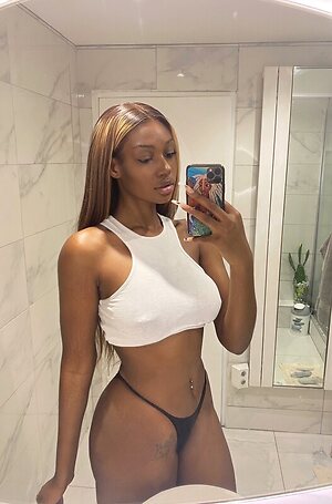 Elinda San leaked photo #80