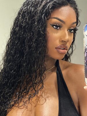 Elinda San leaked photo #95