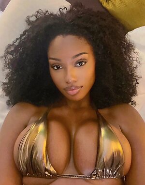 Elinda San leaked photo #115