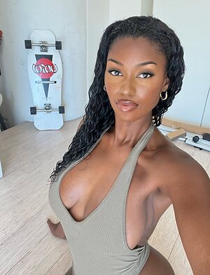 Elinda San leaked photo #159