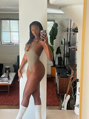 Elinda San leaked photo #161