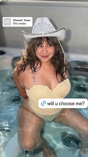 Elise ASMR leaked photo #7