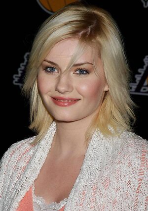 Elisha Cuthbert leaked photo #110