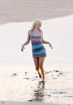 Elisha Cuthbert leaked photo #144