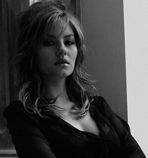 Elisha Cuthbert leaked photo #215