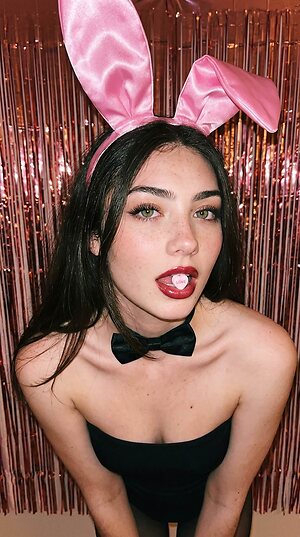 Eliza Browne leaked photo #3