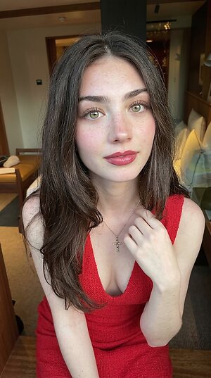 Eliza Browne leaked photo #11