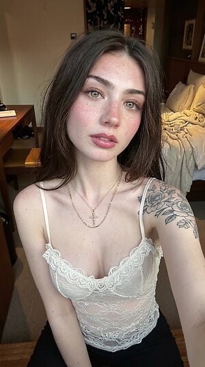 Eliza Browne leaked photo #23