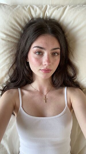 Eliza Browne leaked photo #27