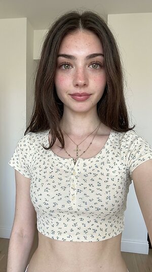 Eliza Browne leaked photo #29