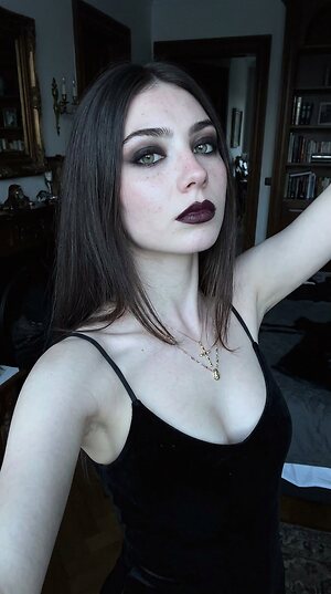 Eliza Browne leaked photo #36