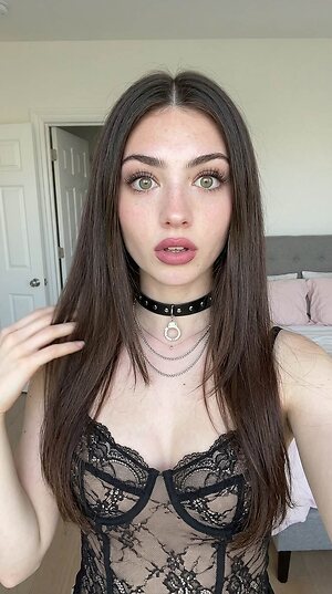 Eliza Browne leaked photo #50