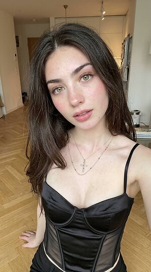 Eliza Browne leaked photo #75