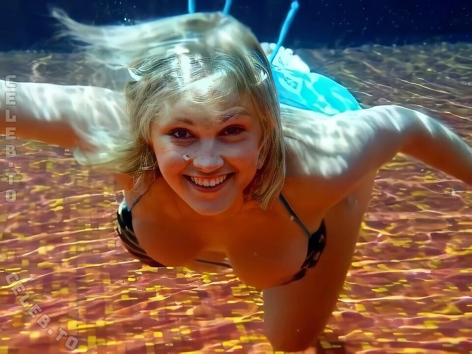 Eliza Taylor Nude Leaked Photos