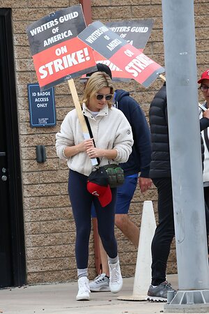 Elizabeth Banks leaked photo #72